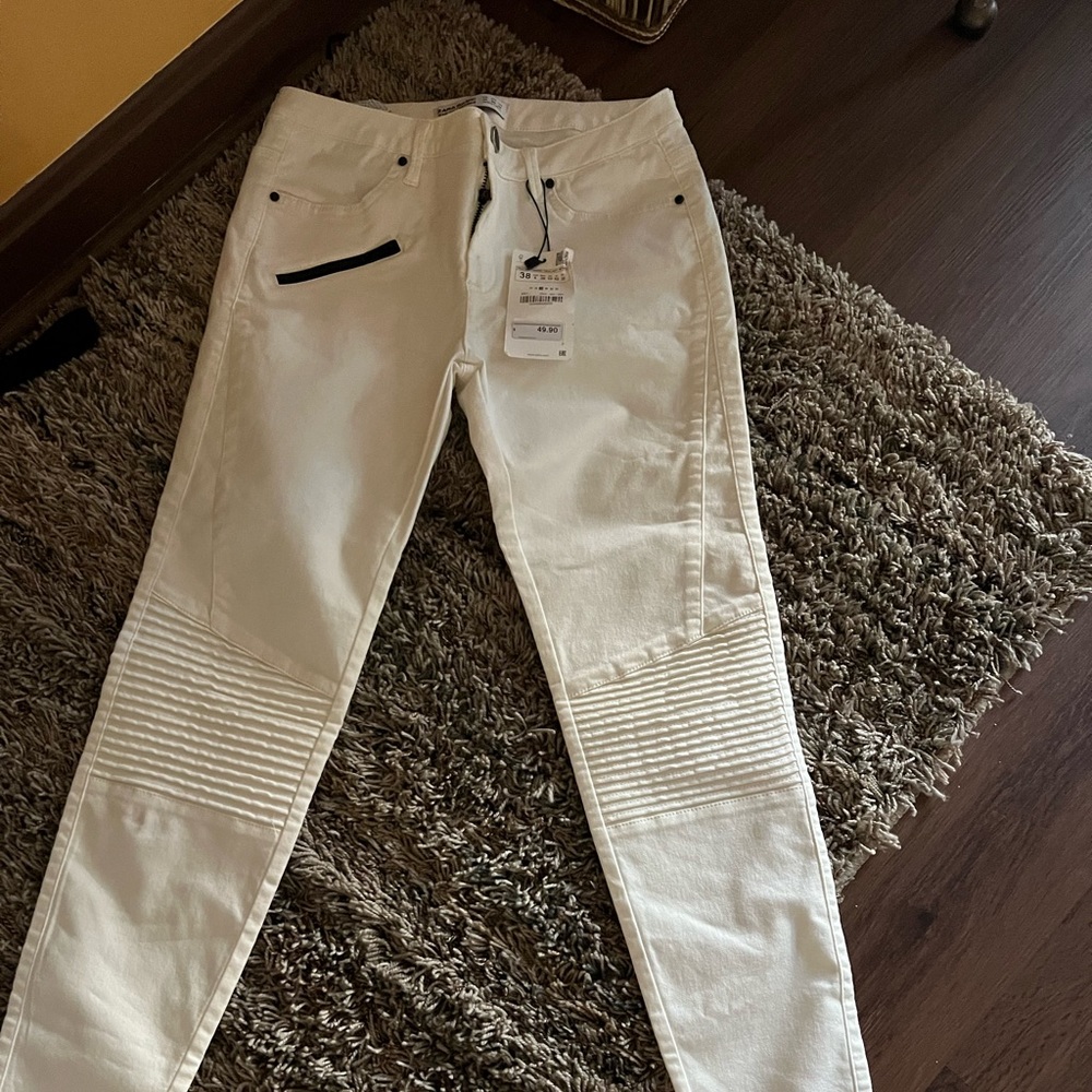Zara brand new white jeans